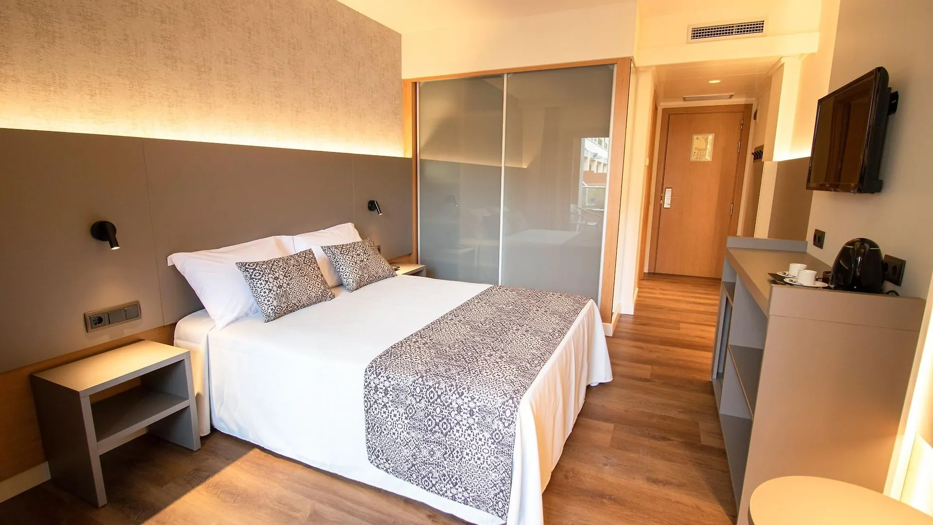 Golden Bahia De Tossa & Spa 4* Sup. Tossa de Mar Hotel